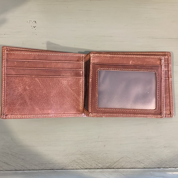 NIB AirTag Men’s Leather Wallet with RFID - Picture 4 of 6